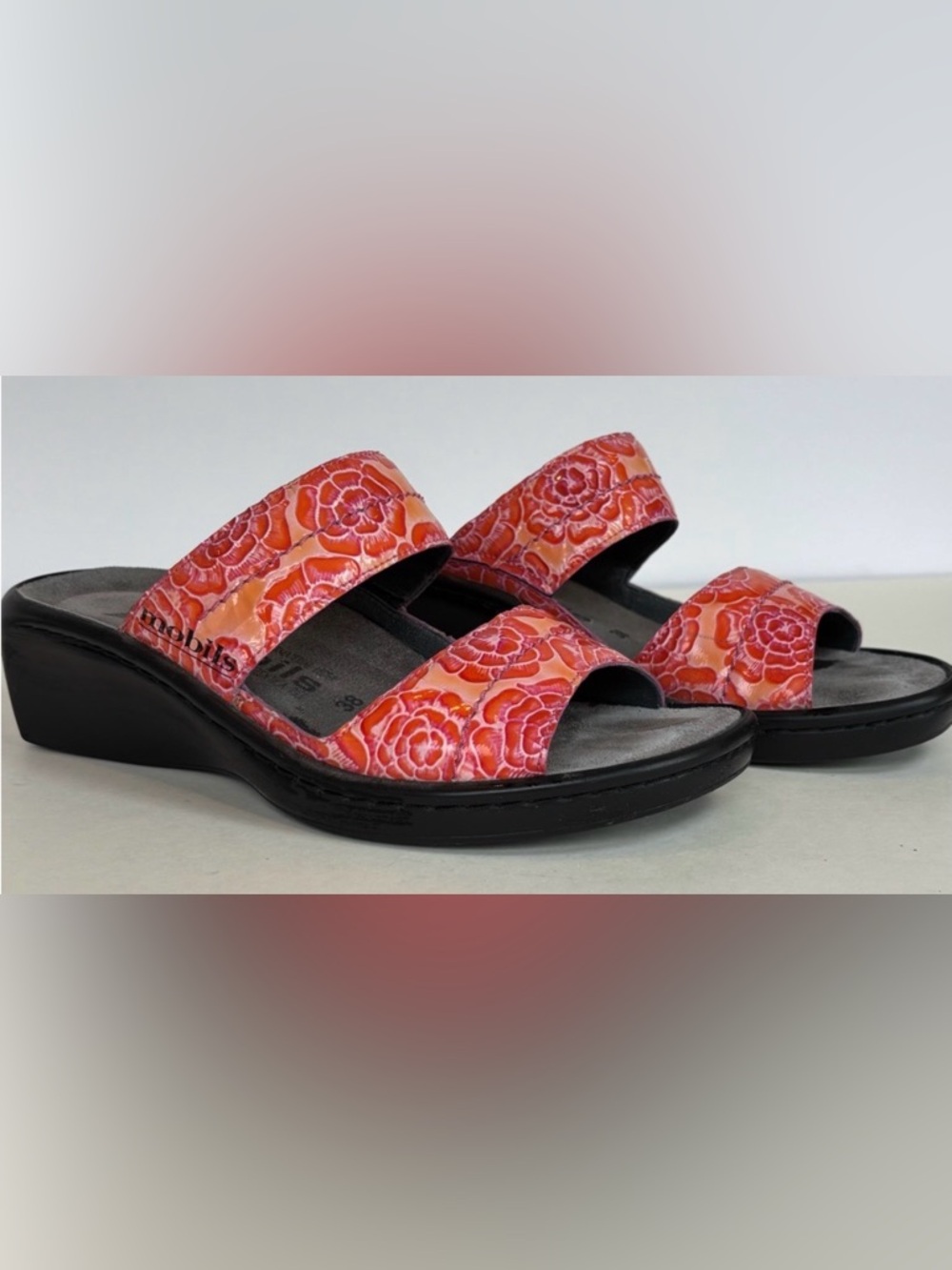 Mephisto Air Relax Mobils Wedge Sandals in Orange Floral Print. Size 8